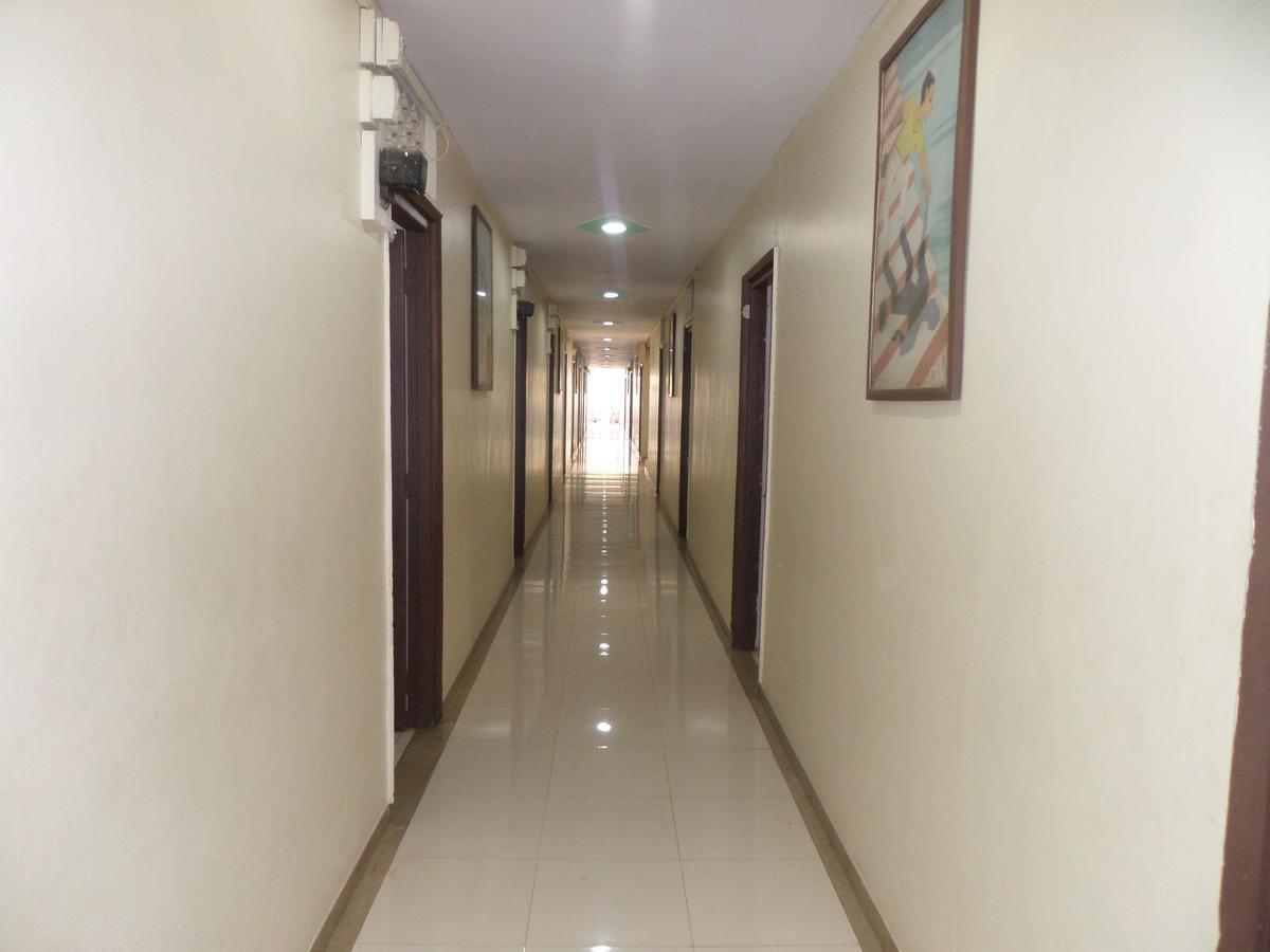 Vrindavan Lodge Solapur Luaran gambar